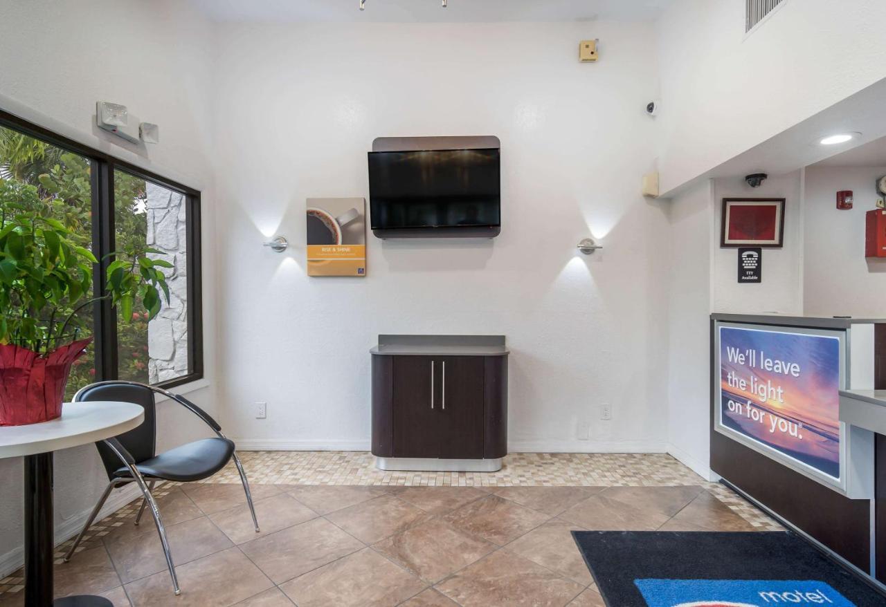Motel 6-Fort Myers, Fl Норт-Форт-Майерс Экстерьер фото