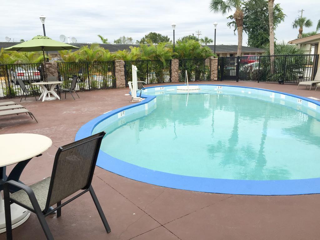 Motel 6-Fort Myers, Fl Норт-Форт-Майерс Экстерьер фото